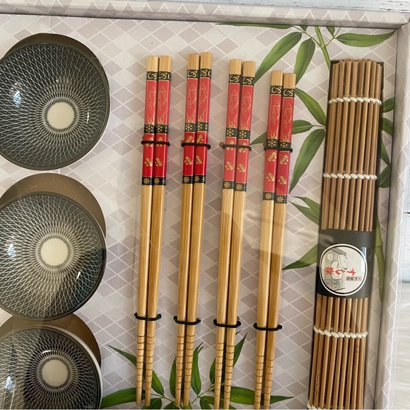 Eco Friendly 13 PC Sushi Making kit - Picture 2 of 11